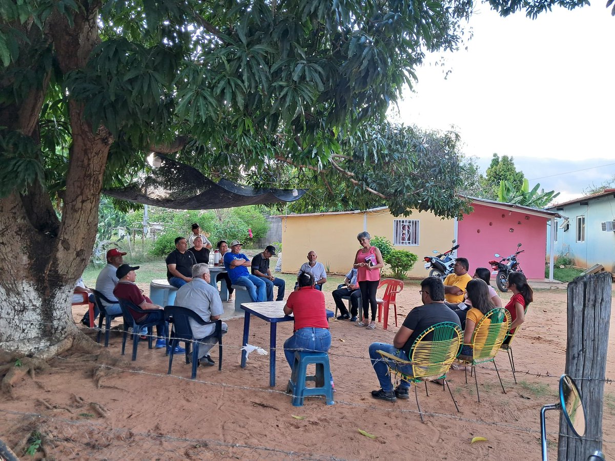 Comité Ejecutivo Sabana Machango. Desde el sector el remolino parroquia dr Raúl cuenca AD Zulia sigue presente en cada rincon del Pueblo Venezolano. <a href="/PieroMaroun/">Piero Maroun</a> <a href="/hramosallup/">Henry Ramos Allup</a> <a href="/ADOrganizacion_/">AD Organización Nacional</a> <a href="/ADemocratica/">Acción Democrática</a> <a href="/luismatheusad/">Luis  Matheus Rivas</a>