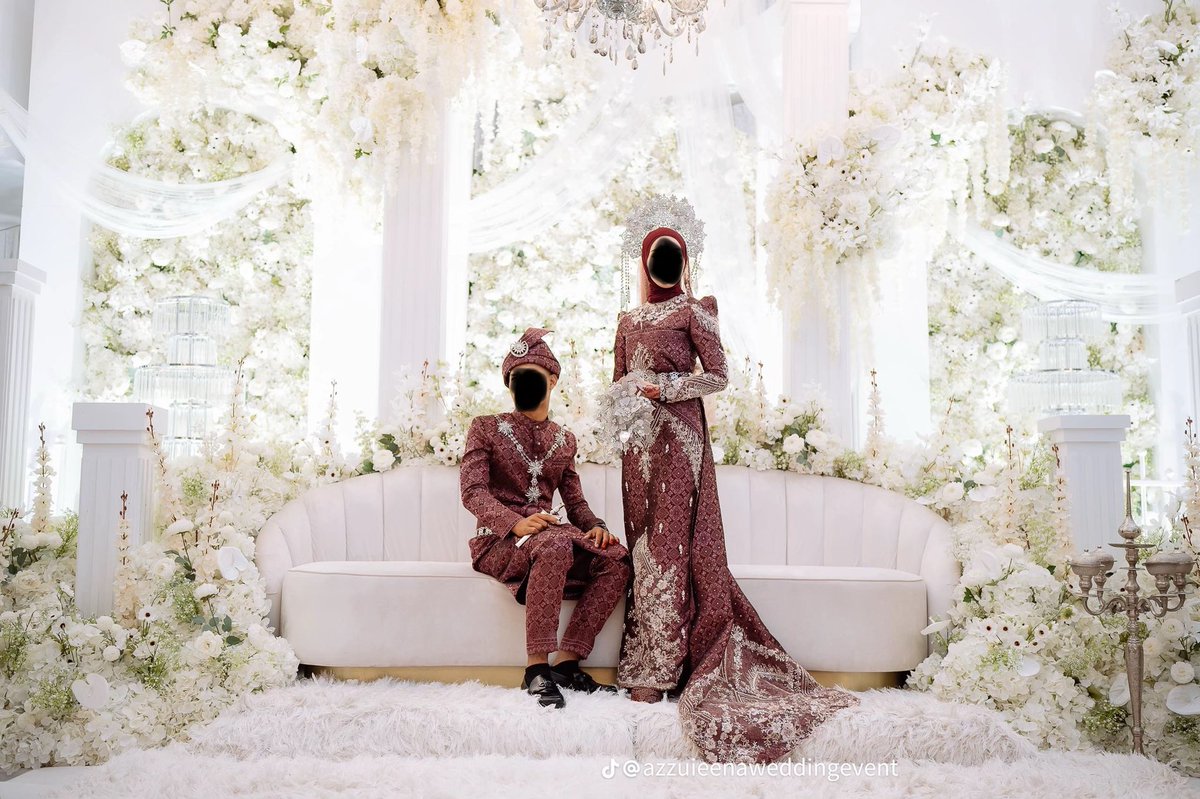 _someonehurt's tweet photo. Hi! I’m letting go a wedding venue RM17,700 for 800 pax!!

Venue: THE EXQUISITE GARDEN AZZUIEENA
Date:5/12/2026 (can change)
Session:1pm-6pm
Reason letgo:already book new hall
package :all include

Depo RM1K paid can be paid to me &amp; the remaining balance can be paid to management https://t.co/B45gaCDAlW