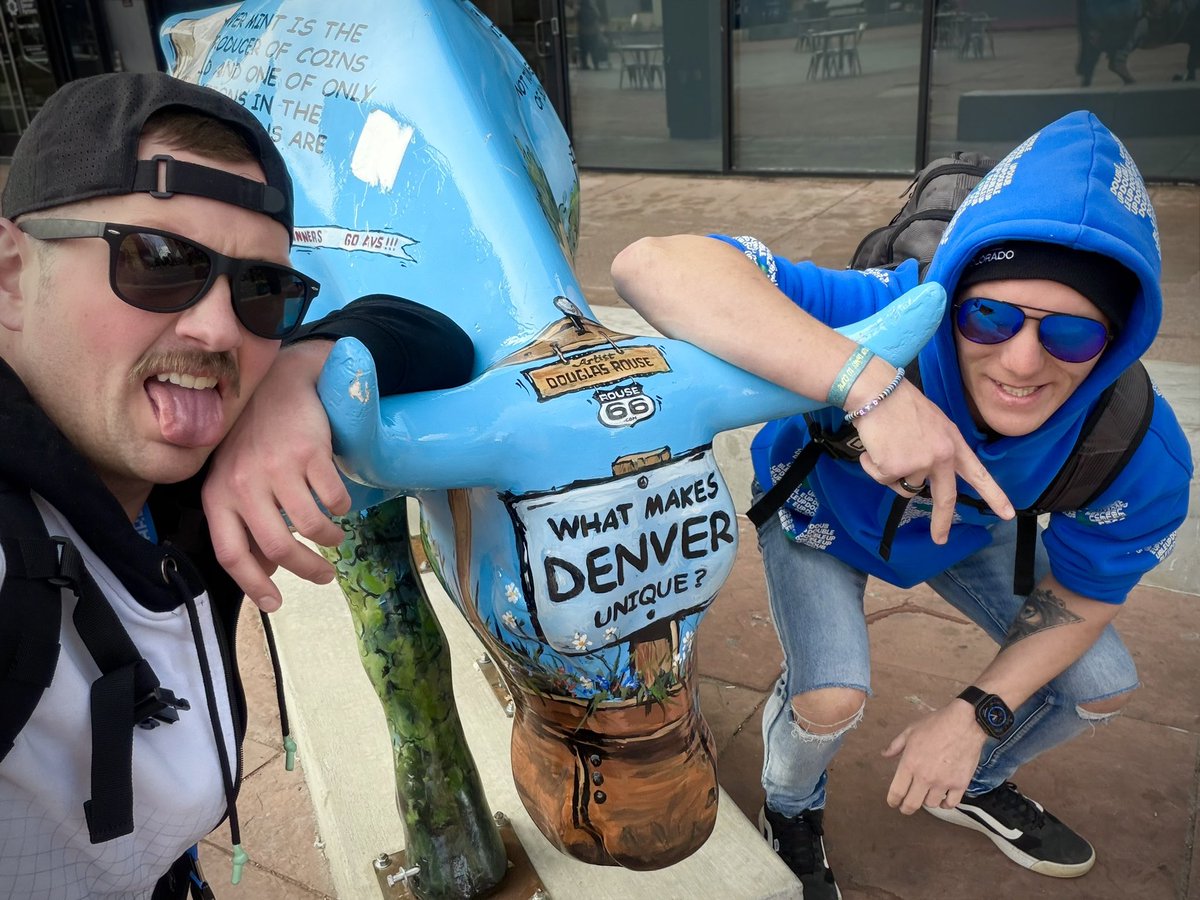 Bulls on parade at $SUI Summit 🐂

Got to spend time with the most consistent space host on the network: <a href="/SkyAlphaOnSui/">SkyAlpha.SUI</a> 🌊