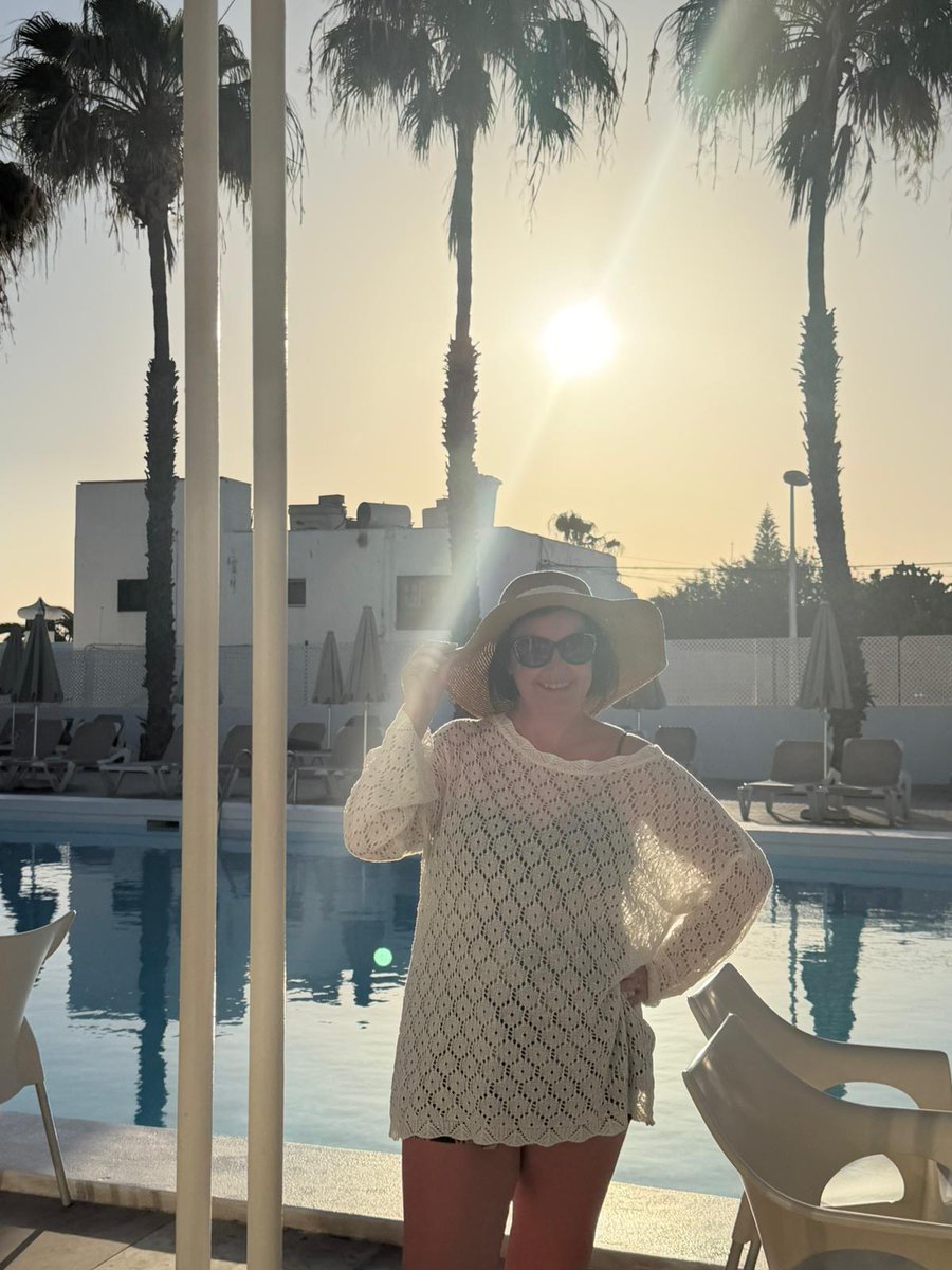 rusteehalo's tweet photo. Ha the best holiday with the girls, I'm sunburned, my legs ace (from dancing) I've almost lost my voice from singing (if you can cal it that) my belly hurts from laughing so much and my liver hates me lol https://t.co/xMb6GZc9HP