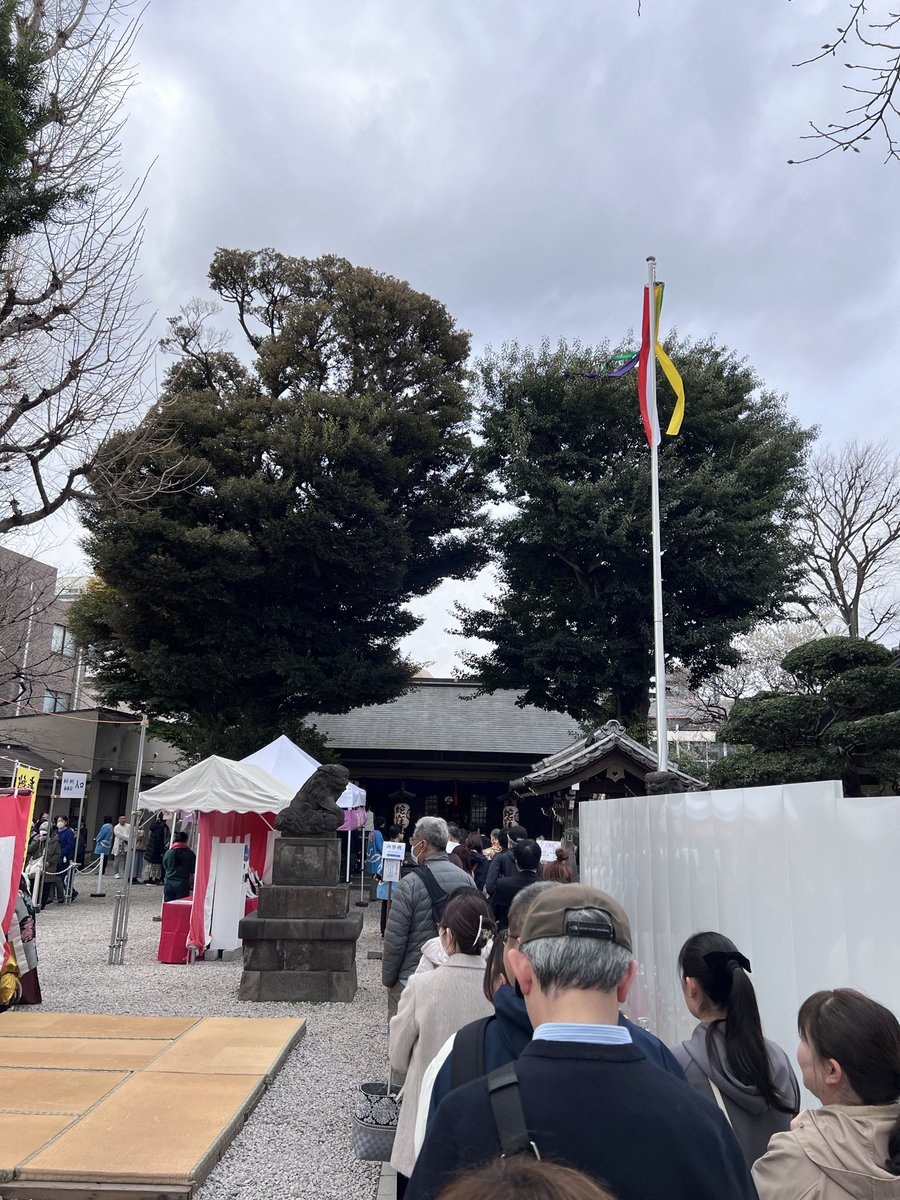 mount_ricky's tweet photo. 今日は巳の日。
蛇窪神社⛩️🐍は凄い行列になってます。 https://t.co/uYCxGk5hBU