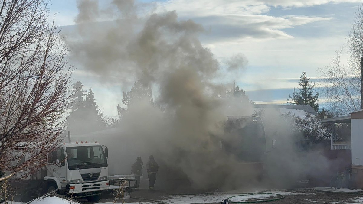 TMFPD's tweet image. ⚠️#TMFR Firefighters knocked down a RV fire in Sun Valley late this afternoon on Smokey Canyon Road in Sun Valley. Cause is under investigation. No further spread to structure or wildland. No injuries reported.