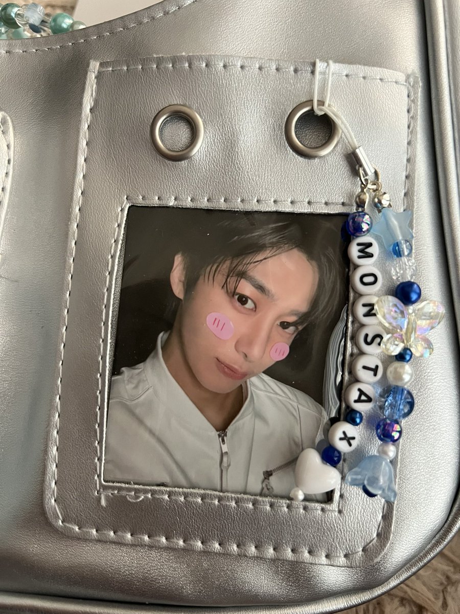 Give away ไปแจกมีทั้งหมด30เส้นน้า มารับกันไปให้หมดเยยยย เอาไปห้อยกระเป๋าหรือแท่งไฟก็น่ารักมากกกกก🩷🩷🩷🩷

 #MONSTAX_THEX_NEXUS_BKK