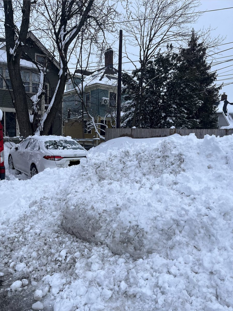 TheBirchedWale's tweet photo. @MontclairNJGov is this your idea of effective snow removal from parking lots people pay $100 a month to access? https://t.co/RJPrtgouHS