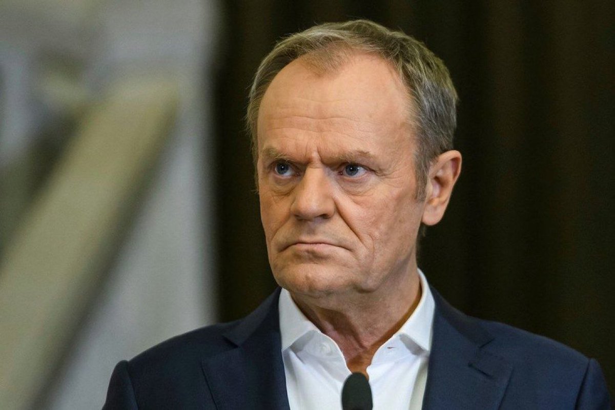 🇵🇱 | El primer ministro polaco, Donald Tusk:

La pedofilia, especialmente en la escala del caso de Epstein, es un crimen contra la humanidad.

Los involucrados, sin importar quiénes sean, merecen estar en prisión, y a largo plazo, es el infierno.

Aquí no hay lugar para