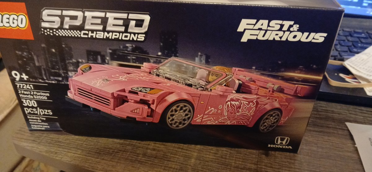 gr8nutz's tweet photo. @shidahikaru I bought a Lego set today too.  But THAT will be long one Holy Shida! https://t.co/u9ZN0aPTHV