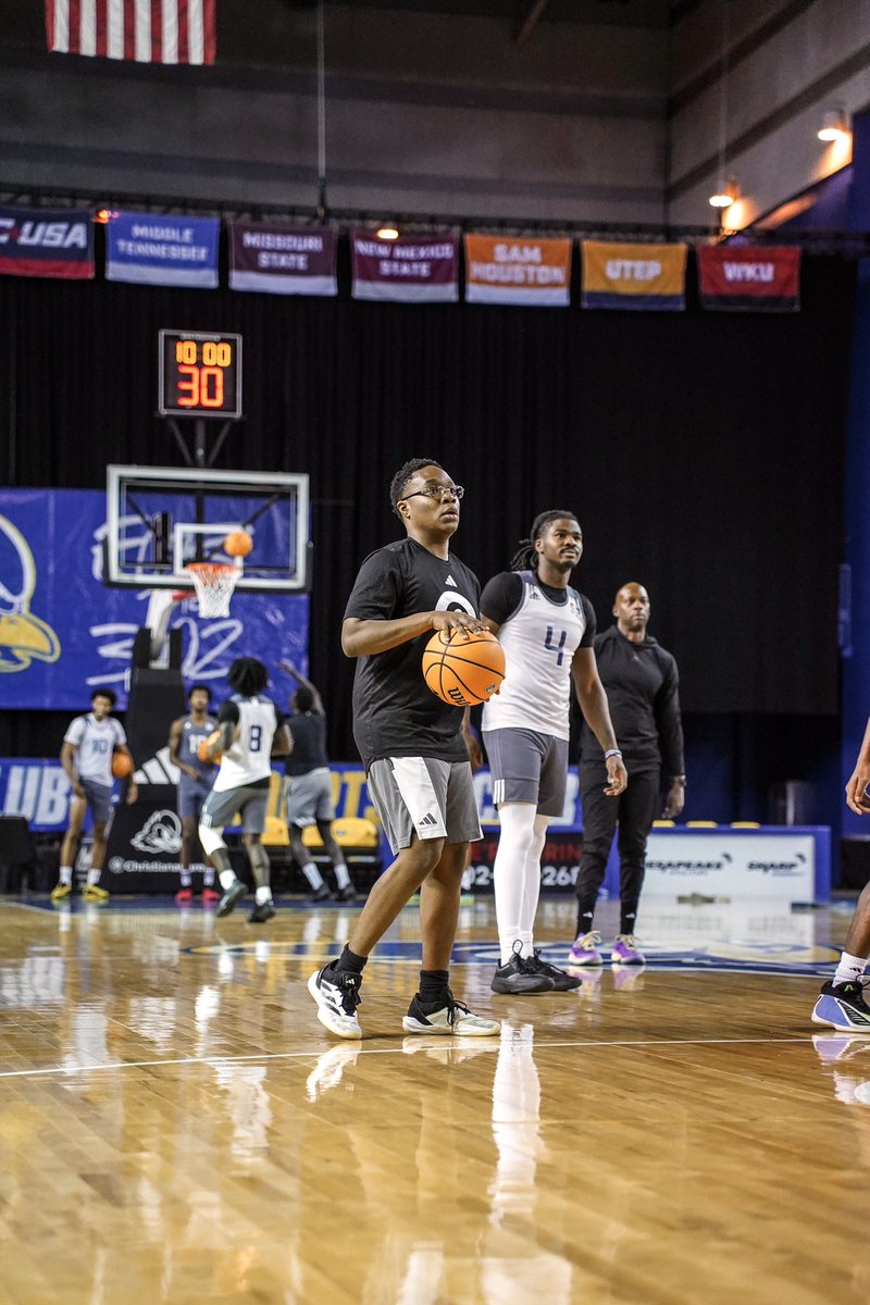 Saint Peter's Men's Basketball tweet media