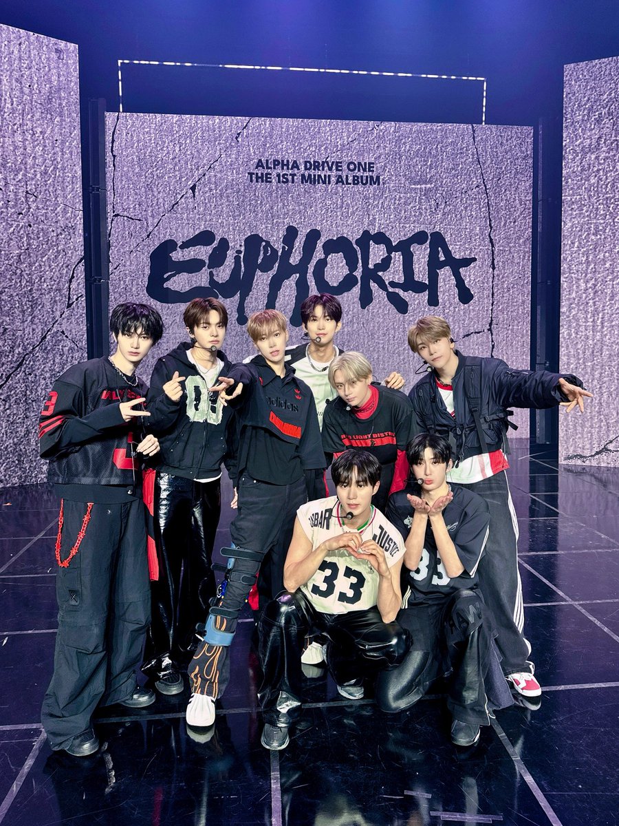 Under the stage lights, ALD1 closed the chapter of our 1st mini