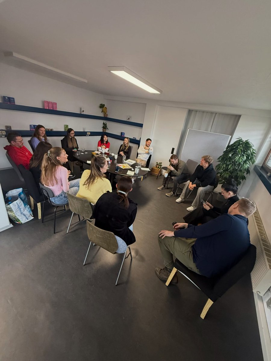 WildEmotionUlm's tweet photo. 🌟 Erfolgreicher Workshop-Tag für unser wildes Team!
Heute fand wieder einer unserer regelmäßigen Workshops für unser Personal statt – ein wichtiger Bestandteil, um unsere Mitarbeiterinnen und Mitarbeiter bestmöglich zu schulen und für ihre Einsätze  zu stärken 

#workshop #wild https://t.co/M97tU54hf3