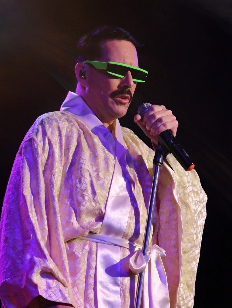 JPBlunt's tweet photo. First show back for 2026.
It’s going to be a busy year!
#johnblunt #freddiemercury #queen https://t.co/A4ewQ3ys0r