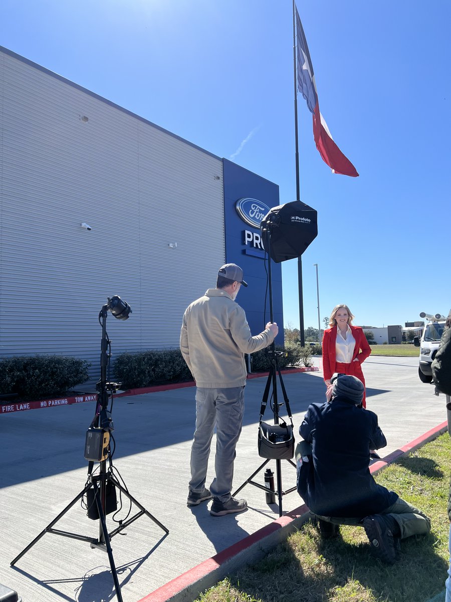 PlanetFord635's tweet image. #PlanetFordNews... Shelby Reed, President of World Class Automotive &amp;amp; owner, is being interviewed by a national magazine about Planet's #FordProElite #Commercial Service locations. #PlanetFord635 is expanding our #commercial service with its own state-of-the art Ford Pro facility