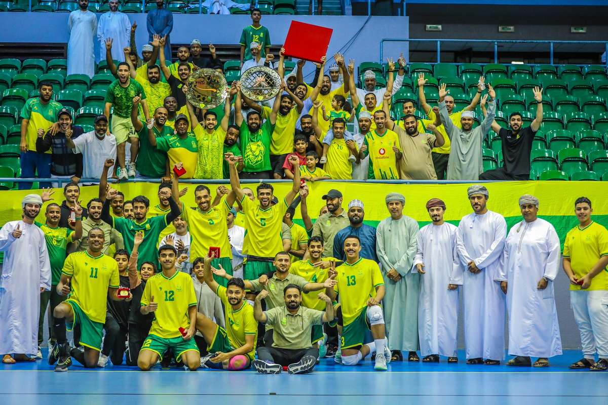 Aiman_ALhsani's tweet photo. الحمدلله الذي يسر لنا هذه الالقاب شكرا كل من دعمنا من عائلتي و مجلس الادارة  و الجماهير و الجهاز فني و والاداري  و اخواني اللاعبين https://t.co/Gn1tnFy91i
