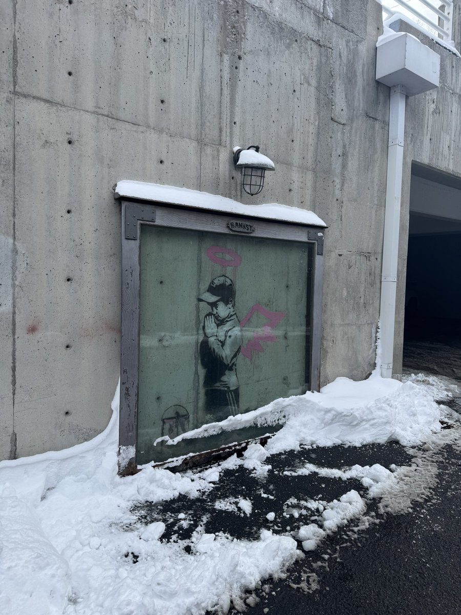 £€€ ₩€₿₿ tweet media