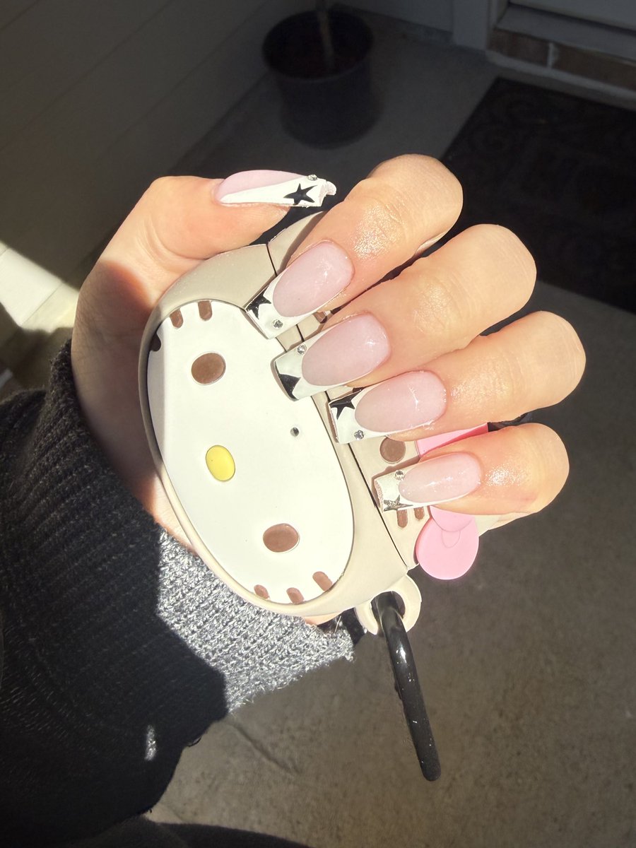 bekfast and nails