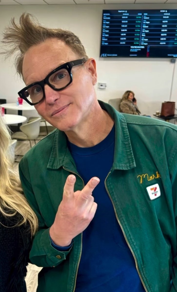 Mark Hoppus Smiling tweet media