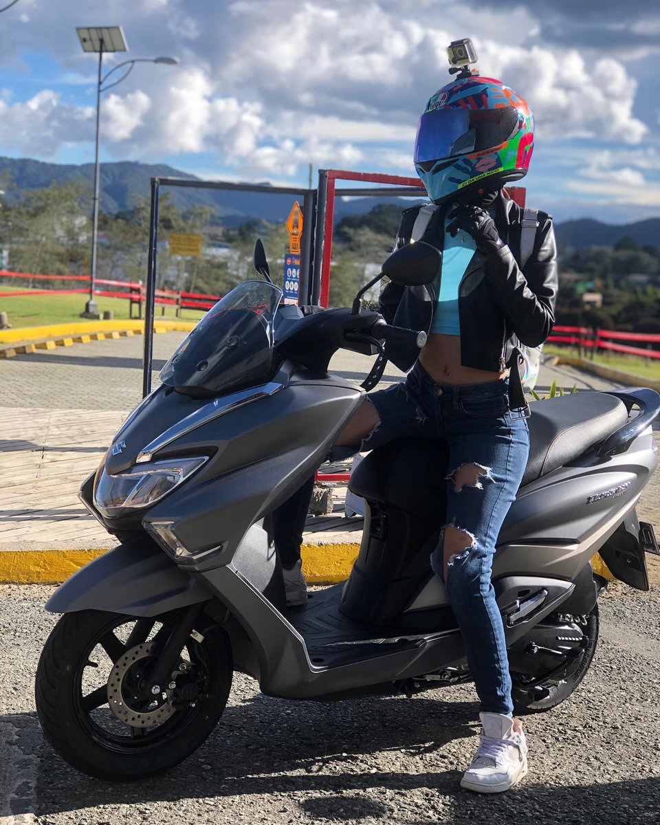 MoreMotorcycles's tweet image. #Suzuki 
#Bikergirl 
#Scooter