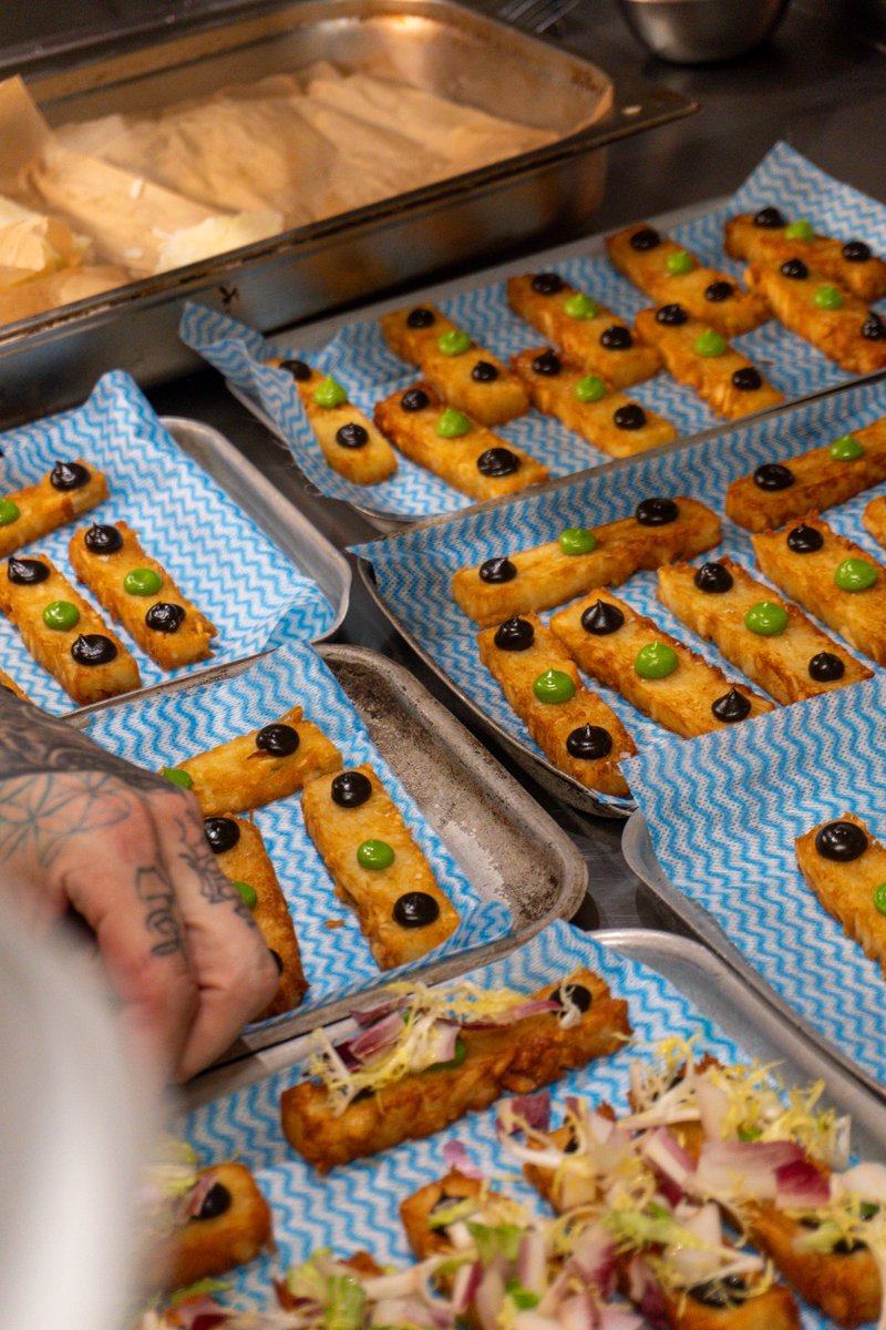 The White Horse Pub tweet media