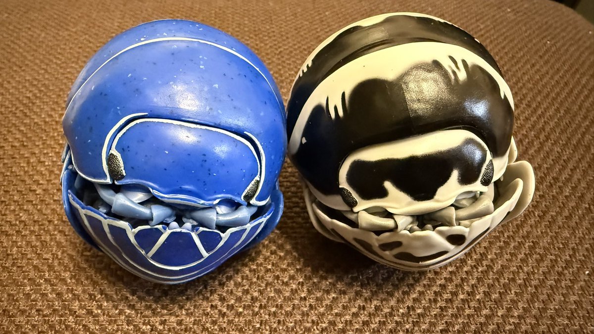 whiteedge7's tweet photo. ダンゴムシ
多分���生で一番満足感が高かったガチャ https://t.co/F0IdmKff5y