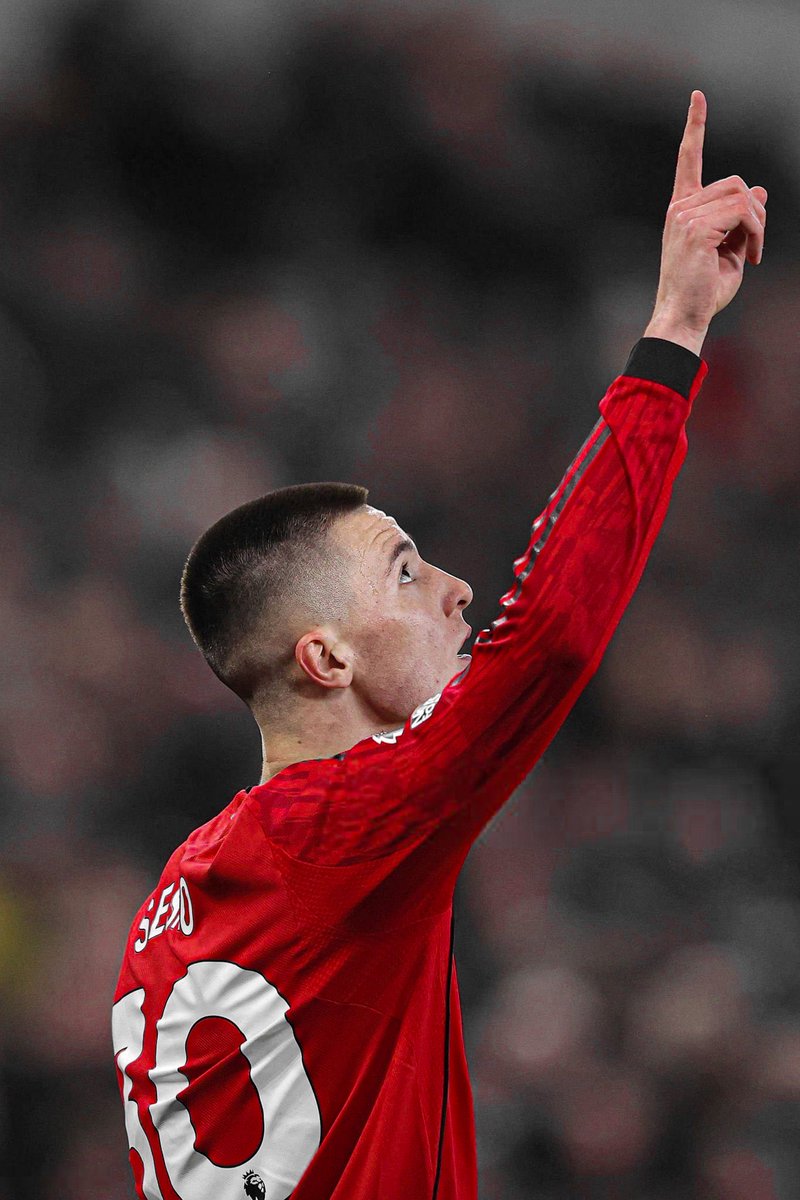 Sesko must start on Sunday, he has earned it.