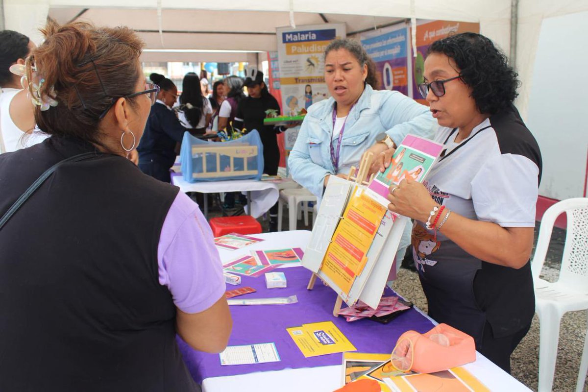 Salud_Guayas's tweet photo. Hoy vivimos una jornada llena de prevención y cuidado en Guayaquil.

Realizamos el lanzamiento de la campaña de vacunación “Puesta al Día” contra el Sarampión, junto a una feria de salud dirigida a niñas, niños y sus familias, acercando los servicios y educación preventiva. https://t.co/3auy7iElMi