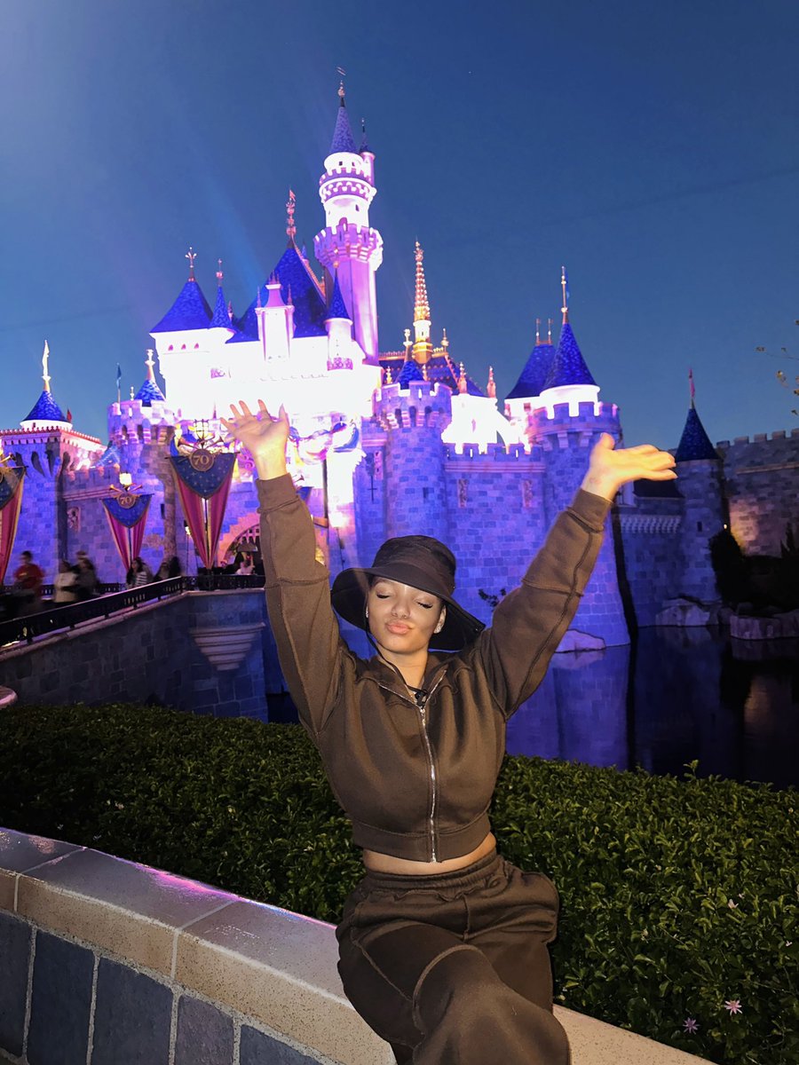 HalleBailey's tweet photo. got taken back to one of my fav places yesterday 💘 https://t.co/lcgFYURjWe