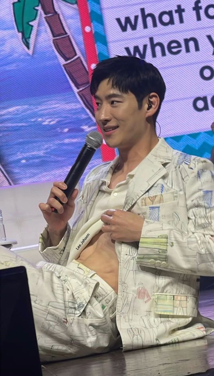 수분 (@_4walls) on Twitter photo 