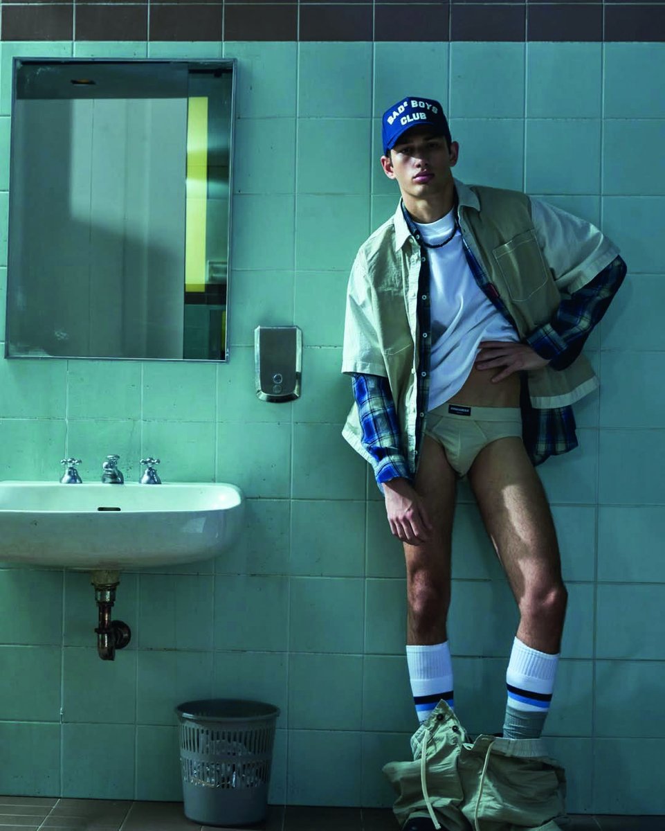 DAMAN_Magazine's tweet photo. Dsquared2’s Pre-Spring 2026 campaign redefines uniform dressing with Luka Tesic and Kian Cleator

Read more https://t.co/PX6XsImt8f https://t.co/fUlk9fR6ok