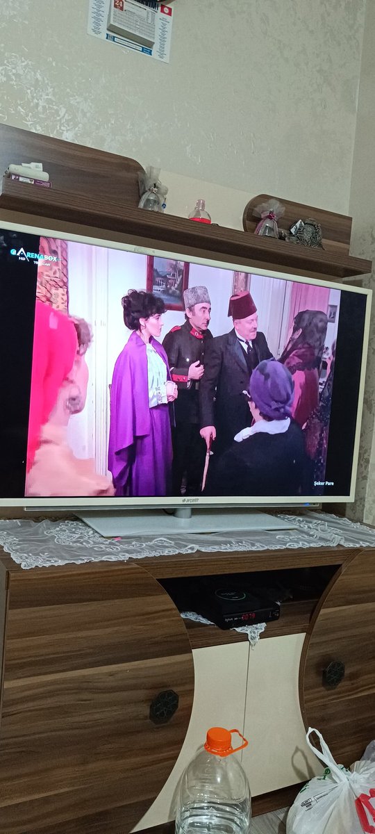 Ah şeker pare ah 😂 😂😂😂 kafa toplayacak film....