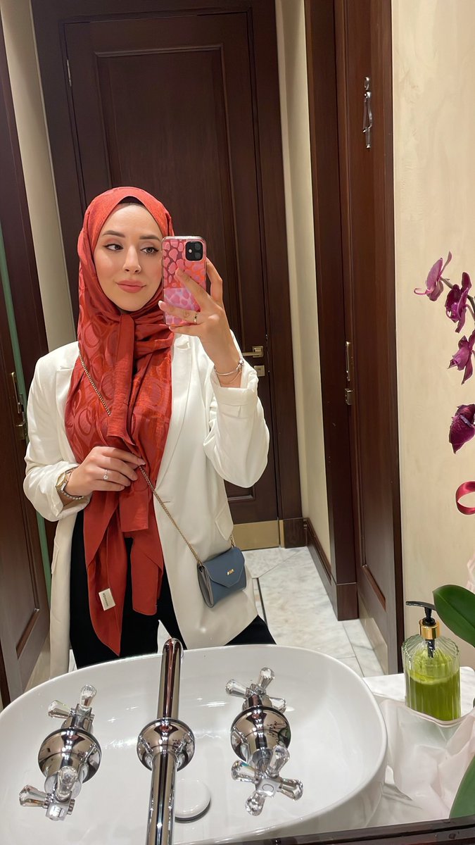 srsenaa's tweet photo. ⭐️🧡🫶🏻👭😻😻 https://t.co/uVIN4OmMWq