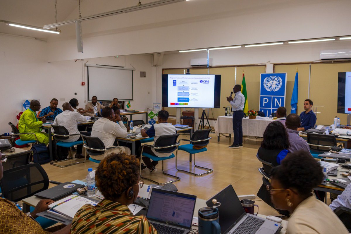 LucGnonlonfoun's tweet image. Fier de voir le #PNUD lancer la Certification introductive aux marchés publics #CIPS 2 à 🇸🇹, renforçant la #BonneGouvernance l’#éthique et la #Transparence.
30 professionnels renforcent leurs compétences en planification des achats, gestion des risques et gestion contractuelle