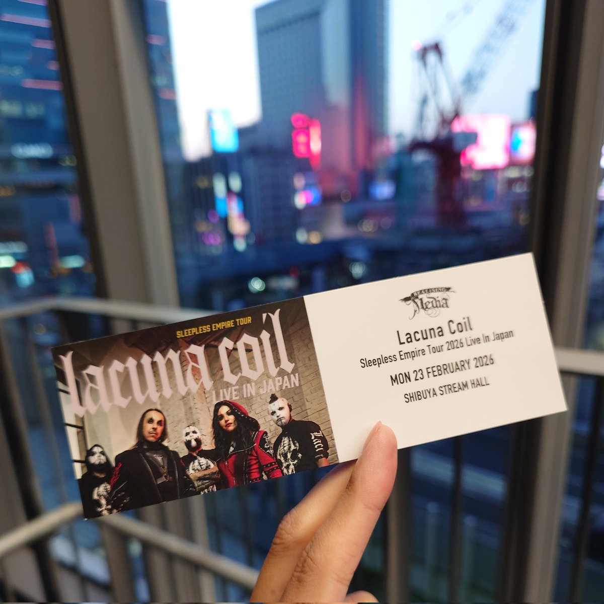 kwpanart's tweet photo. Lacuna Coil Sleepless empire tour 2026 live in japan
ในที่สุดก็ได้มาดูคอนพี่ๆสักที ประทับใจจนไม่รู้จะ​พูดยังไง
เป็นคอนที่สนุกมากกกกก❤️‍🔥❤️‍🔥❤️‍🔥❤️‍🔥 คนดกสนุก เอนจอยไปด้วยกันหมดเลย
ถ้าพี่มาแถวเอเชียอีกไม่พลาดแน่นอน ❤️‍🔥
#lacunacoil https://t.co/WksaDs6iJv