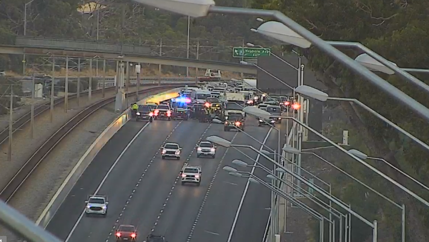 UPDATE: SERIOUS CRASH – MITCHELL FREEWAY CLOSED SOUTHBOUND FROM ...