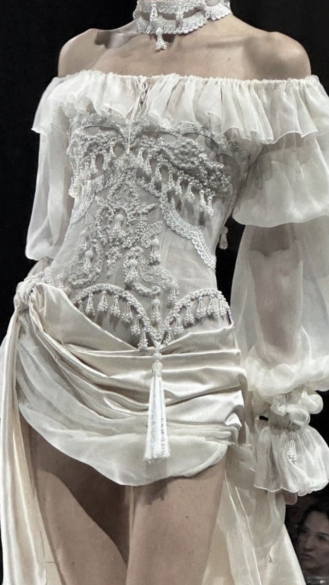 𝓇𝑜𝓈𝒾𝑒 tweet media