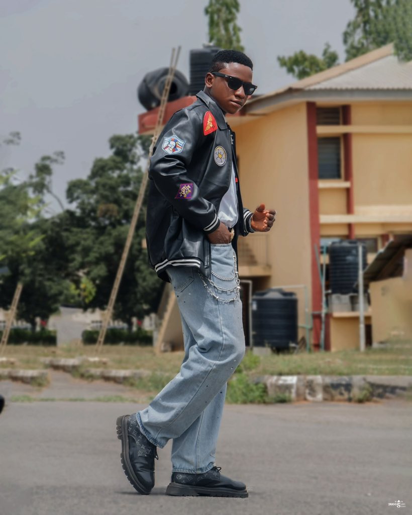 CHIBUZORRR's tweet photo. Composure. Class.Confidence 🖤💪🎯

🎥: @driggslimo https://t.co/M4nYXaRSG3