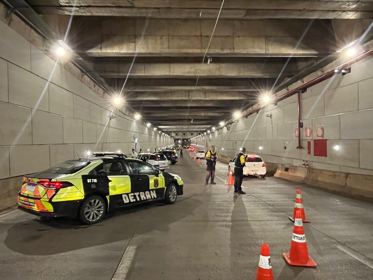 detrandfoficial's tweet image. #DetranDF retira 49 condutores alcoolizados das vias no fim de semana. 🚫🍻Em cinco regiões do DF foram realizadas 549 abordagens e 507 testes de etilômetro.
Veja mais em: detran.df.gov.br/w/detran-df-re…