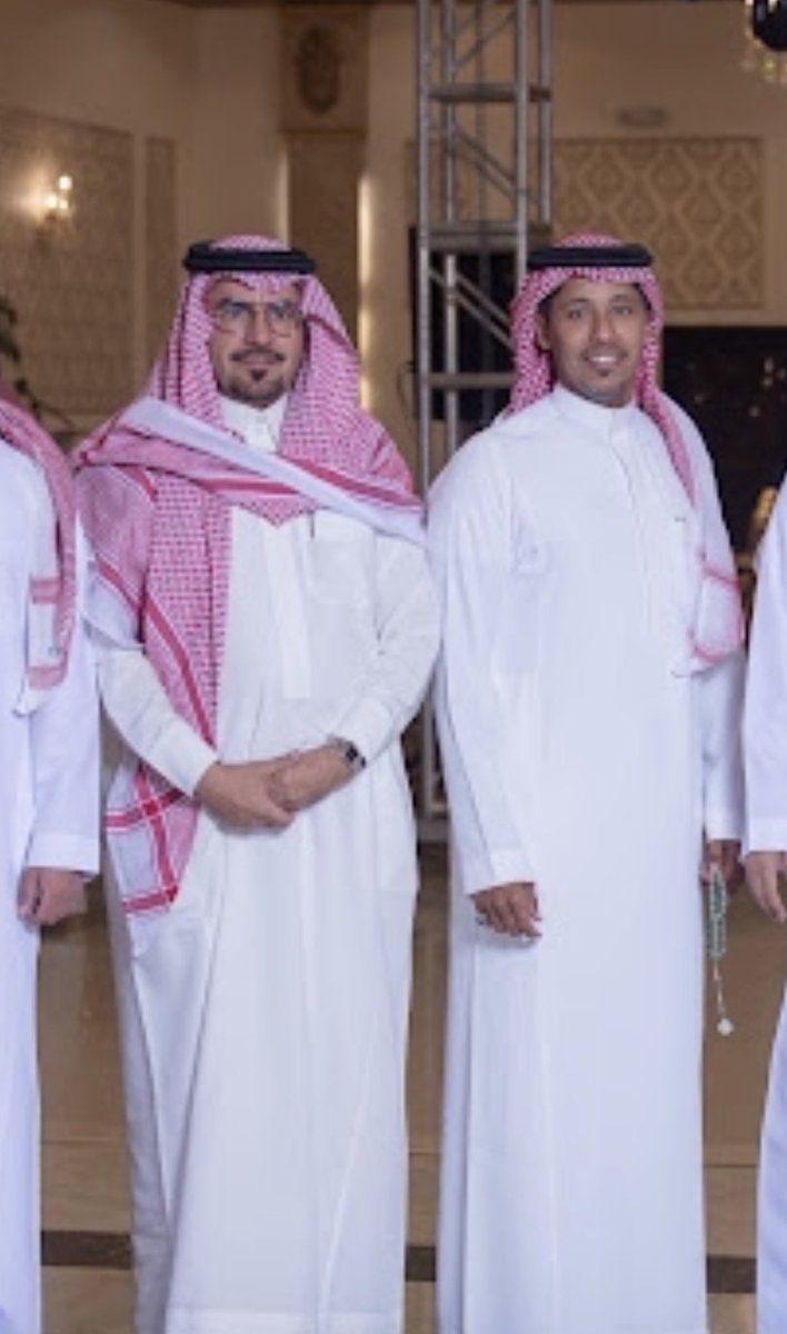 abonasha's tweet photo. رحم الله ابن العم الغالي أبو نادر
صاحب القلب الطيب، والابتسامة التي لا تغيب،
رجل المواقف المشرفة، والفزعة الحاضرة،
والحميا التي ترفع الرأس، والكرم الذي يشهد له القريب و البعيد.

رحلتَ وبقي أثرك الطيب فينا، وبقيتَ دعوةً صادقةً لك في كل حين.
اللهم اغفر له وارحمه واجعل ما قدم في ميزان حسناته،
واجعل قبره روضةً من رياض الجنة.

 #عايض_بن_متعب_في_ذمة_الله