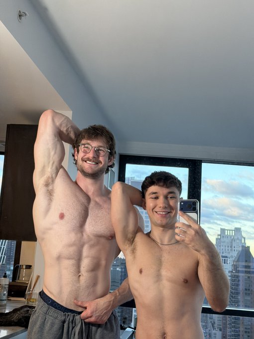 Artiomboy - Would you move in with us https://t.co/LwwZdmZZEh
