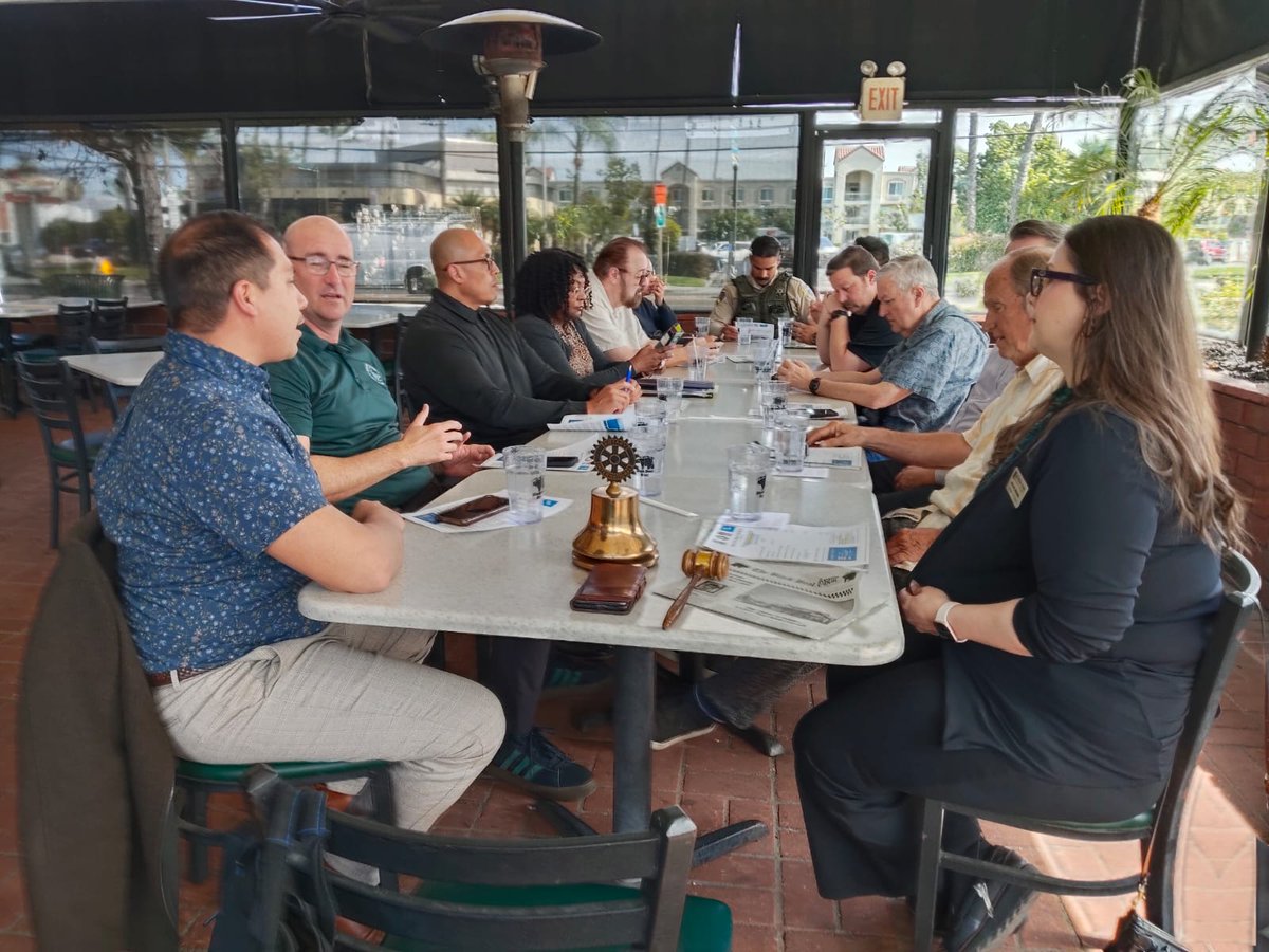 bprotary's tweet photo. Today, we had a very good meeting and we had speaker Lieutenant Alejandro Penaloza sharing about the wildlife and fishing compliance.
Here are some pictures and videos.
@principalberg https://t.co/FStxqWfmnQ