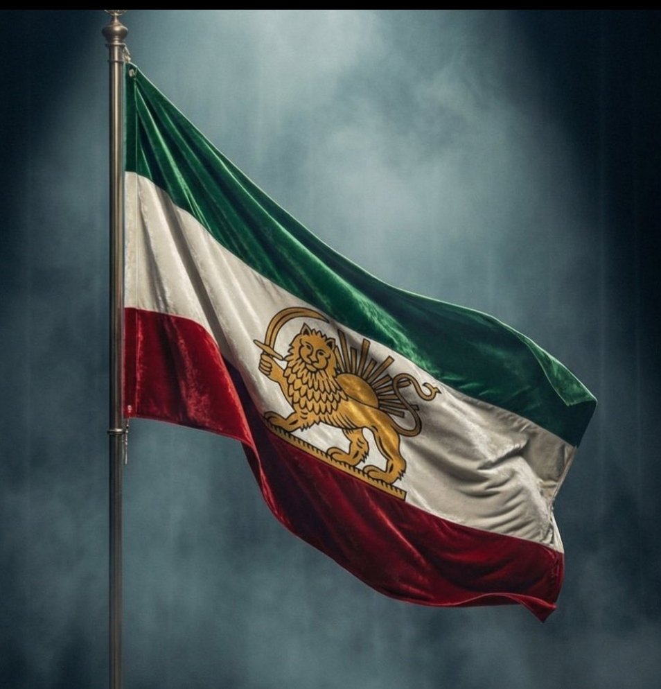 BPiyadeh's tweet photo. با لایک و ریتویت این پرچم زیبا رو برافراشته تر کنیم .
#IranRevolution2026 
#Iranmassacre 
#NodealWithRGC 
#PahlaviReturns https://t.co/nq2bJmWSON