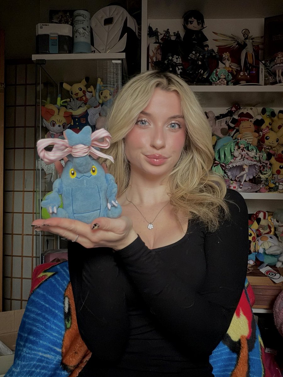Wiggliar's tweet photo. QRT with yourself &amp; your favorite’s #Pokemon30 logo 🪲 https://t.co/c0En24o1OR