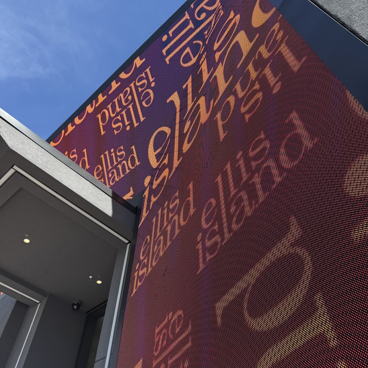 Two Way Hard Eight tweet media