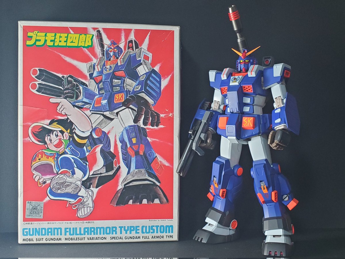 MGフルアーマーガンダム“狂四郎カスタム”、一旦完成🎉

(後日、左腰“S.K”は描き直すかも？”)
“赤みのある青”と“蛍光レッド”で、当時ノベルティキット箱画の雰囲気を再現🎨

これで当時雑誌作例発の３大オリジナルカラーガンダム(リファインEX-S、九龍ニュー)の一角を達成⁉️

#プラモ狂四郎