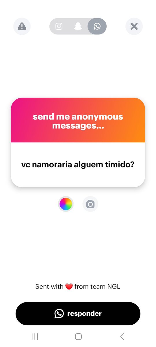 Tímido não porque sou hetero, mas eu namoraria uma mulher tímida se assim Deus quisesse (Sim na vida real eu e a July somos só amigos)