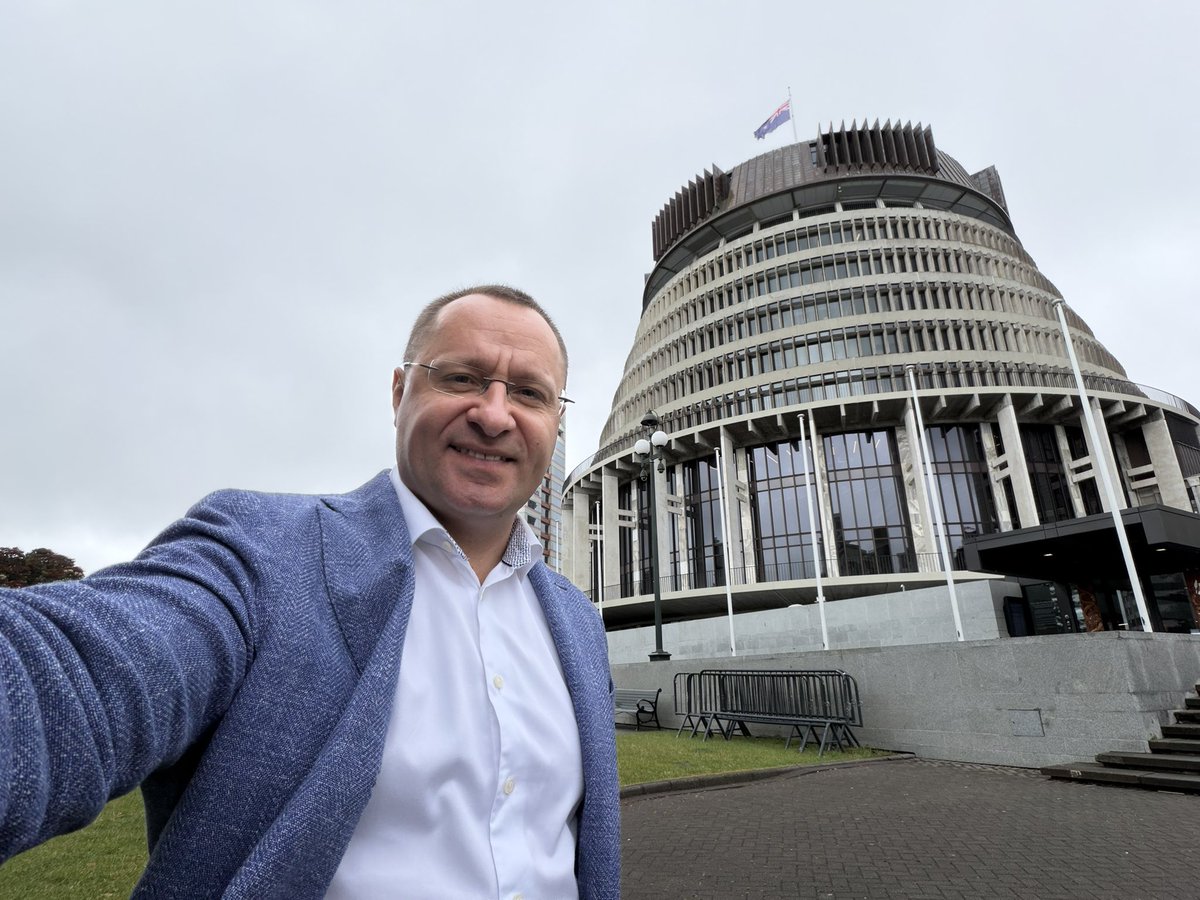 I sincerely thank <a href="/NewZealandMFA/">Winston Peters</a> and the Government of New Zealand <a href="/chrisluxonmp/">Christopher Luxon</a> <a href="/dbseymour/">David Seymour</a> <a href="/JudithCollinsKC/">Judith Collins</a> for their continued and principled support for Ukraine.

The announcement of an additional $8 million NZD (4.8 million USD) in assistance — including vital humanitarian