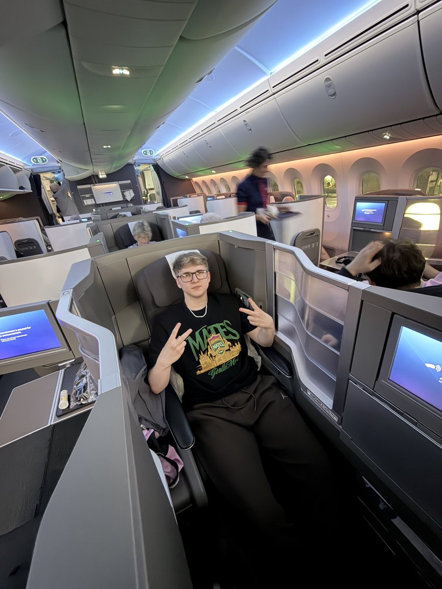 M8 starxo tweet media