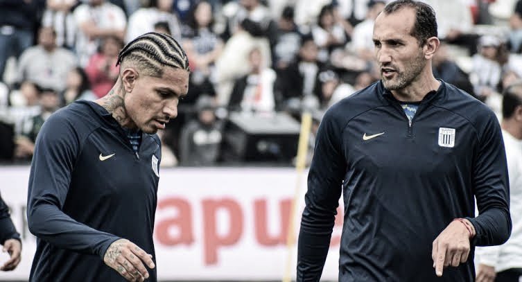 Según la prensa, Paolo Guerrero, Sergio Peña y Carlos Zambrano fueron los principales impulsores de SACAR A HERNÁN BARCOS de Alianza Lima. Los jugadores no se habrían sentido cómodos con el protagonismo del Pirata.

¿Opiniones? 🤔