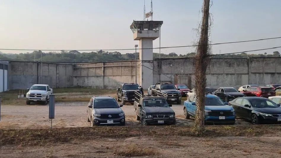 Autoridades informan que escaparon 23 reos de penal de Puerto Vallarta luego del ataque tras la captura de ‘El Mencho’

Únete a nuestro canal de WhatsApp:🔴
* whatsapp.com/channel/0029Vb…