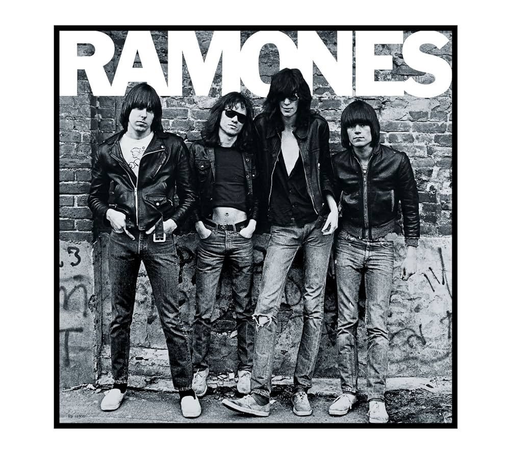 sukepon2021's tweet photo. ラモーンズ
アルバム
「Ramones」

14曲29分——これ以上削れない純粋なロックンロールの核。

3コードの暴力性と無垢なメロディが同居する、アメリカン・パンクの聖典。

少年たちの絶望と希望が入り混じった、永遠に色褪せない青春のサウンドトラック。

ここからすべてが始まった。

ダムド　ラモーンズ　クラッシュ　セックス・ピストルズ　バズコックス　モーターヘッド　ランシド

https://t.co/D6Vr7XHsmy…