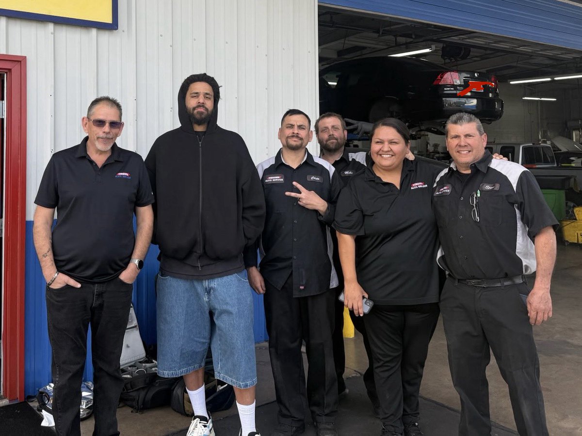 steven_kte's tweet image. I get a call from my dad at work. I didn’t believe him until he sent me this 😂