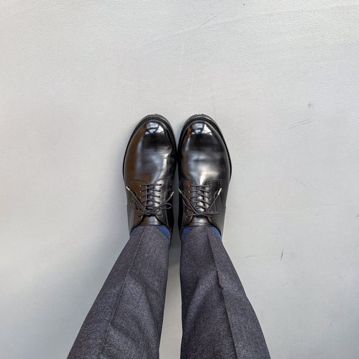 sthkzn's tweet image. Brother Bridge
Foremost with kutsu-en
STAYGOLD WWII

昨日は汗ばむほどの陽気、春一番だったんですね。
今日も暖かさの余韻が残っているようで、薄めのコート、マフラー無しにしました。

#brotherbridge #foremost #kutsuen #staygoldwwii #今日の足元